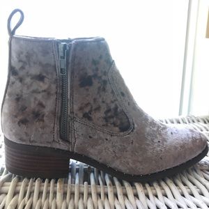 American Eagle Outfitters booties